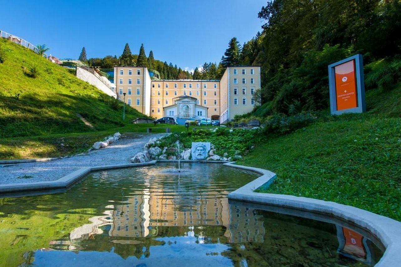 Rimske Terme - Hotel Zdraviliski Dvor Rimske Toplice Extérieur photo